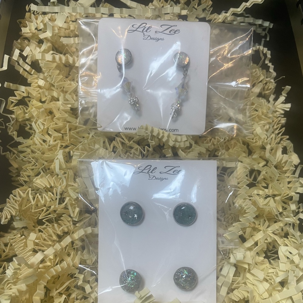 Earring Gift Set - Picture 3 of 4